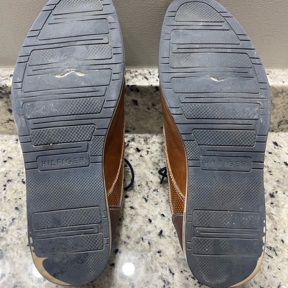 Tommy Hilfiger Brown Oxfords 10.5 - Picture 5 of 5